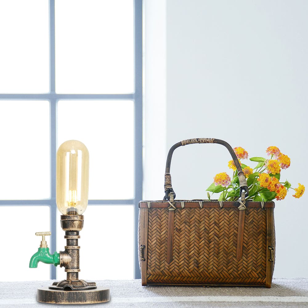 TechLicht - Moderne Tafellamp met Industrieel Design en Metalen Pijp voor Unieke Verlichting