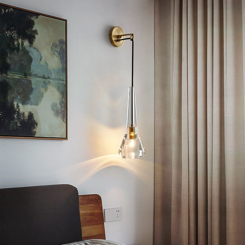 GeoCrystal - Moderne wandlamp van kristalglas met geometrisch ontwerp en één lichtpunt