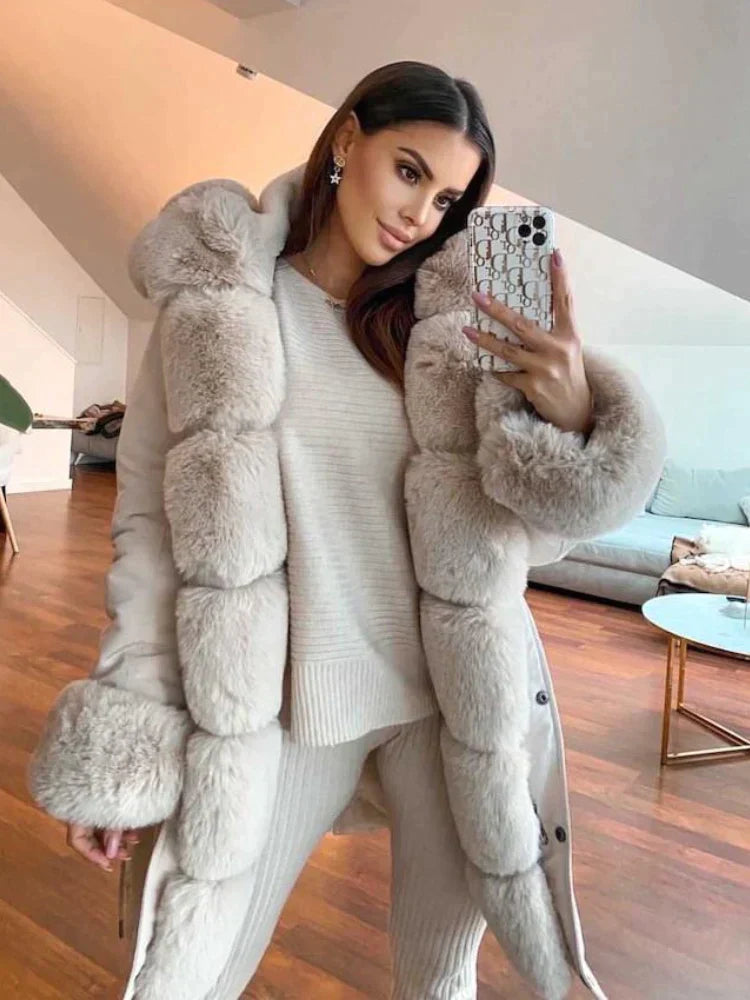 Livia - Luxueuze Winterjas met Imitatiebontkraag voor Dames