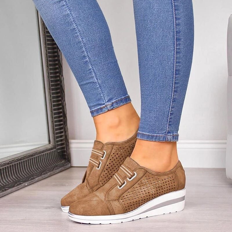 Larisse - Stijlvolle Sleehak Sneakers voor Dames - Trendy en Comfortabele Keilsneaker