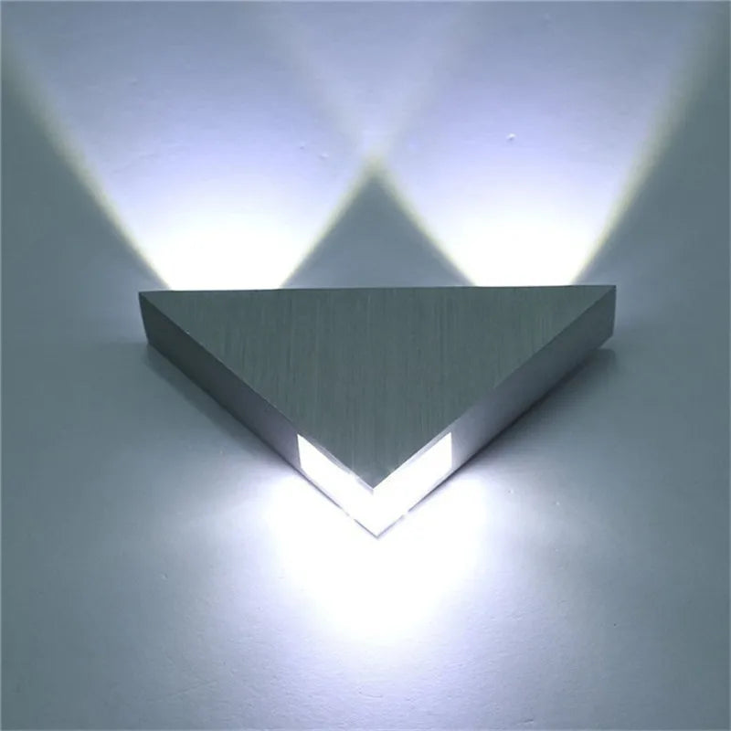 SunBright - Zonne-energie Schuttinglamp voor Heldere Buitenverlichting