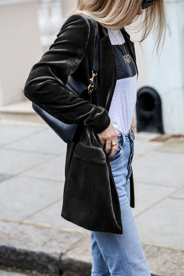 Elvira – Opvallende Fluwelen Blazer in Streetstyle