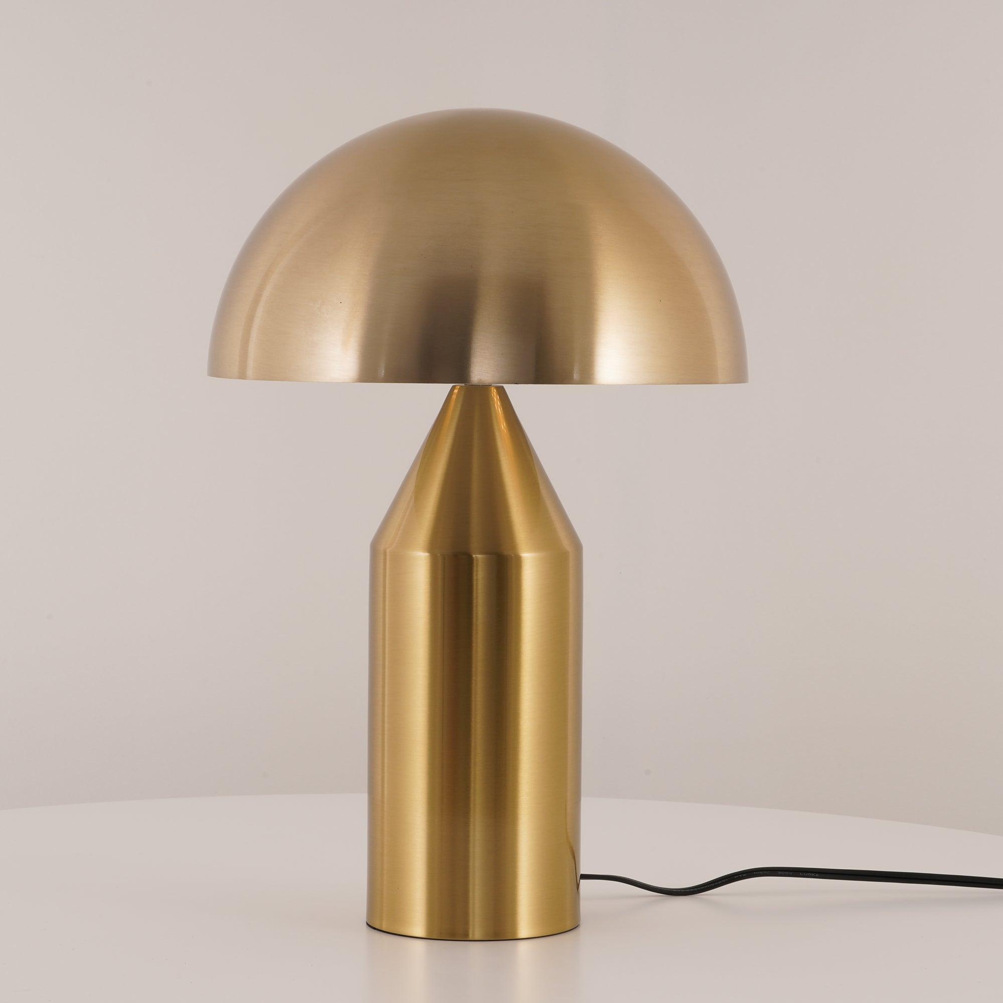 MetalLuxe - Moderne Metalen Tafellamp | Stijlvolle Verlichting voor Woon- en Werkruimtes