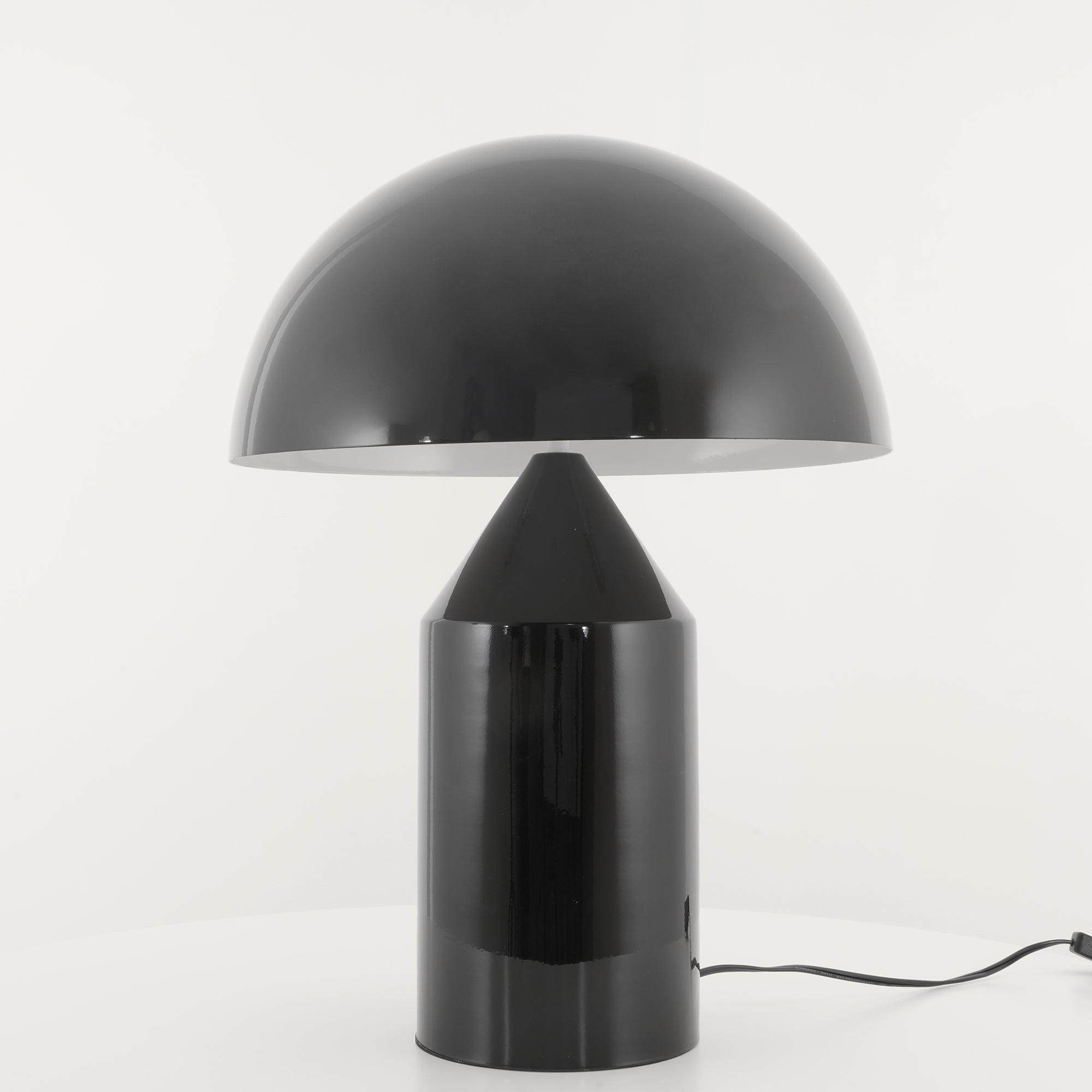 MetalLuxe - Moderne Metalen Tafellamp | Stijlvolle Verlichting voor Woon- en Werkruimtes