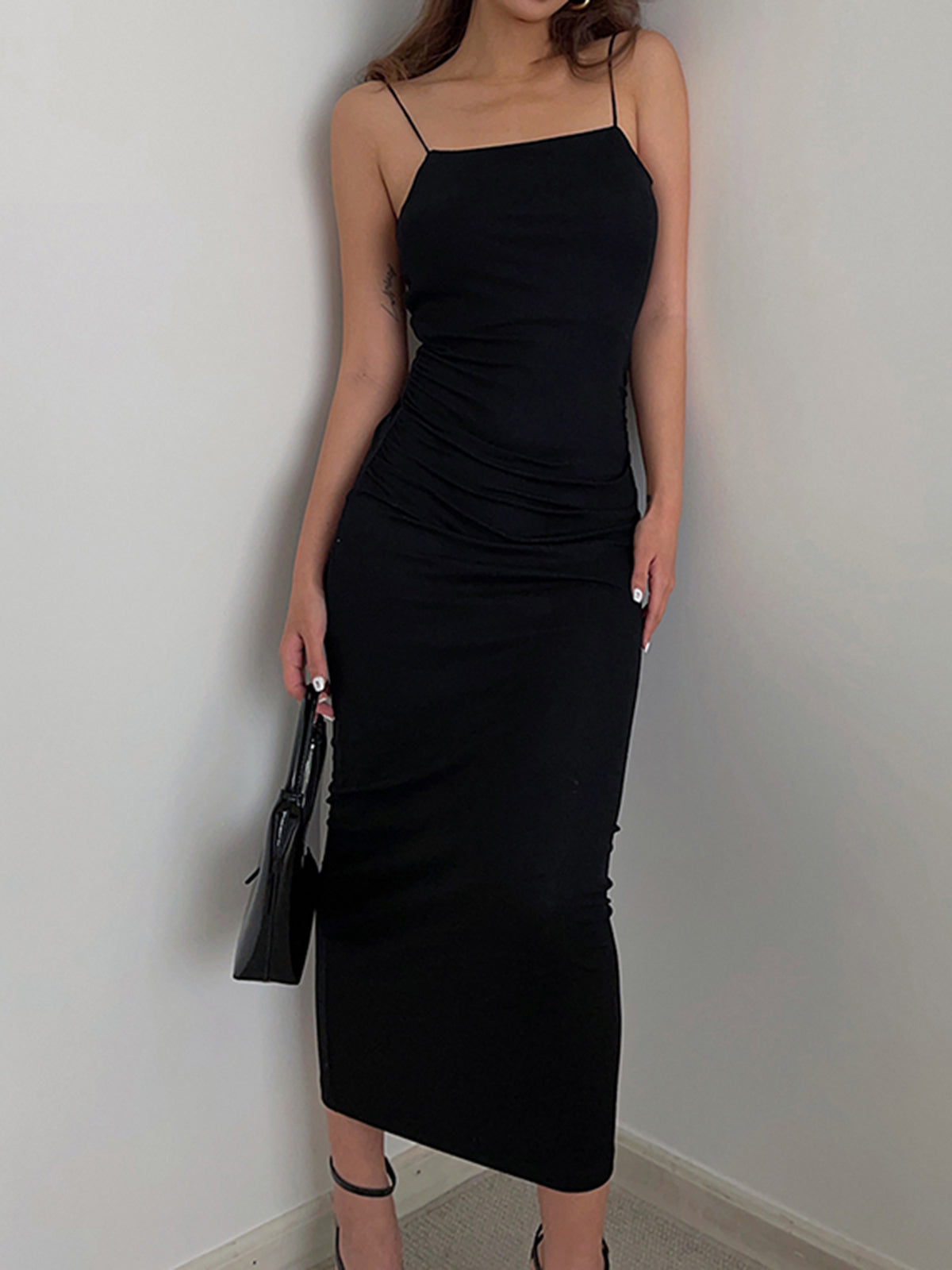 Hanna - Elegante Midi Avondjurk met Spaghettibandjes en Open Rug | Verfijnde Avondmode