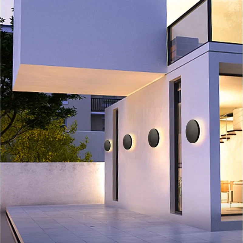 HydroLuxe - Weerbestendige LED Wandlamp voor Duurzame Buitenverlichting