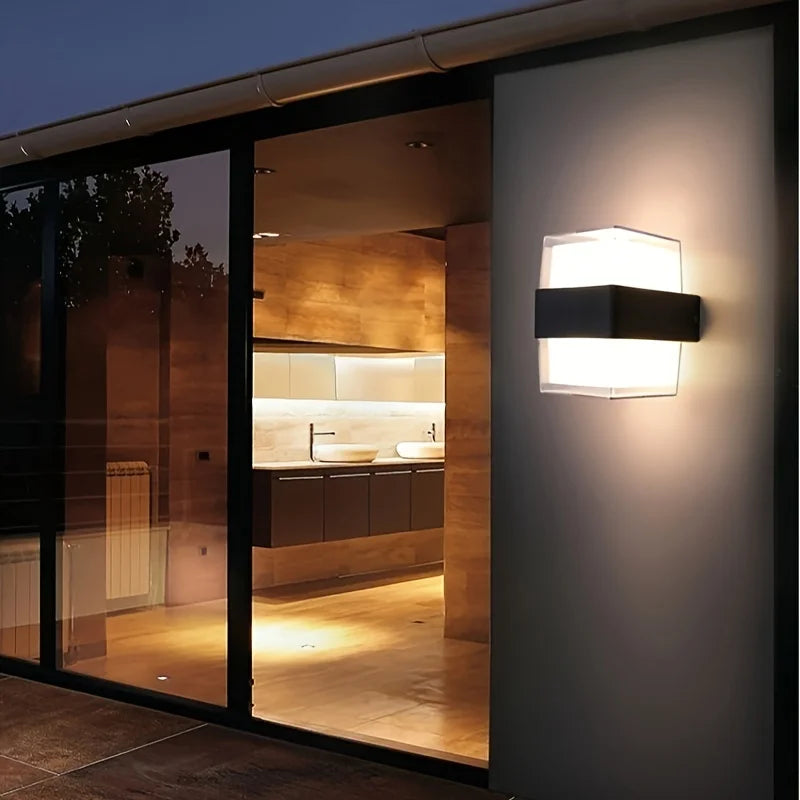 AquaLume - Weerbestendige Moderne Buitenverlichting
