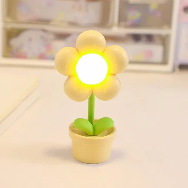 BloomGlow - Kleine Bloemvormige Tafellamp met LED Verlichting