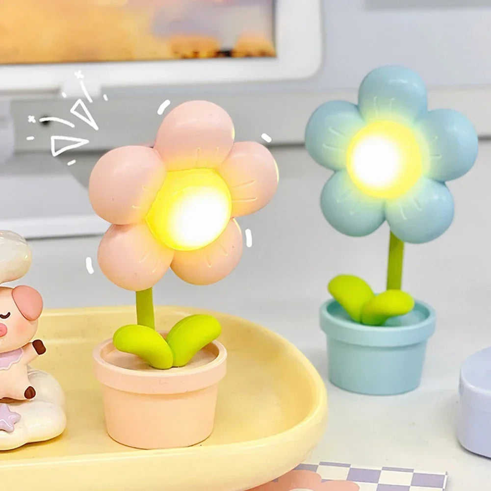 BloomGlow - Kleine Bloemvormige Tafellamp met LED Verlichting