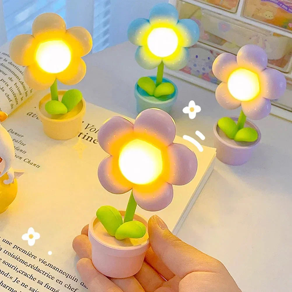 BloomGlow - Kleine Bloemvormige Tafellamp met LED Verlichting