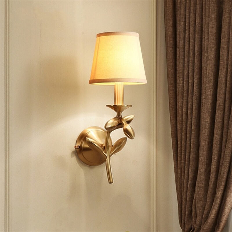 FloraLight - Wandlamp met één arm en stoffen kap met plantenmotief