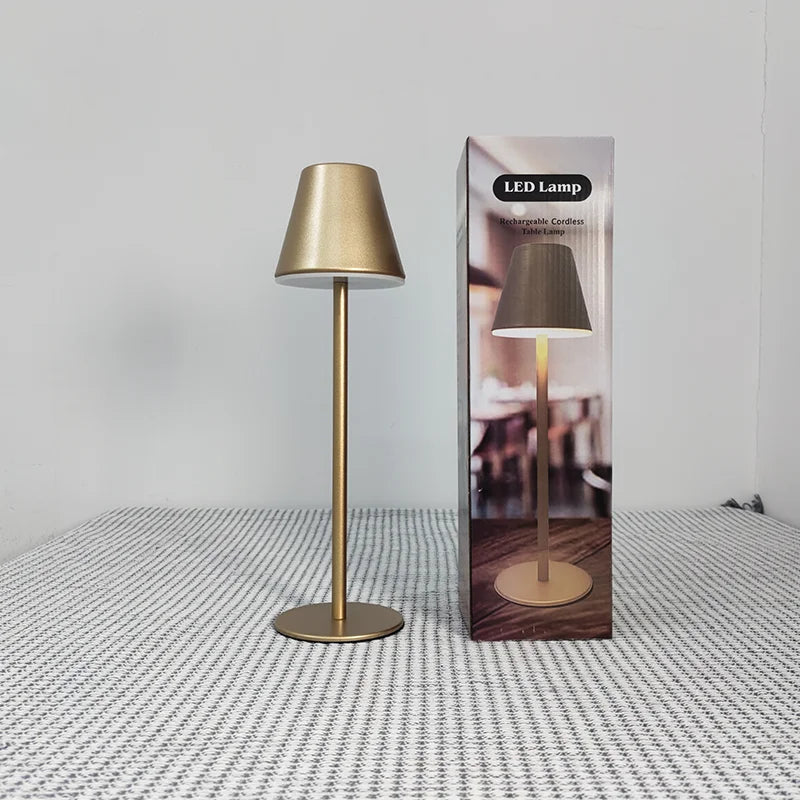BrightWave - Draadloze LED Bureaulamp met Moderne Functionaliteit
