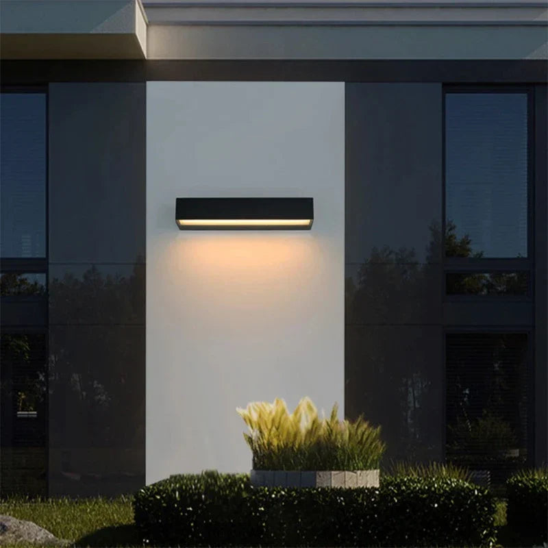 LumaTech - Stijlvolle Moderne LED Wandlamp voor Buitenverlichting