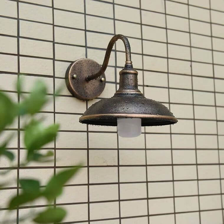 IronGlow - Retro buitenwandlamp met ijzeren lichtkoepel | Robuuste en stijlvolle verlichting