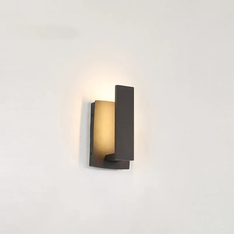 BrightAura - Strakke Weerbestendige Buitenlamp voor Stijlvolle Verlichting