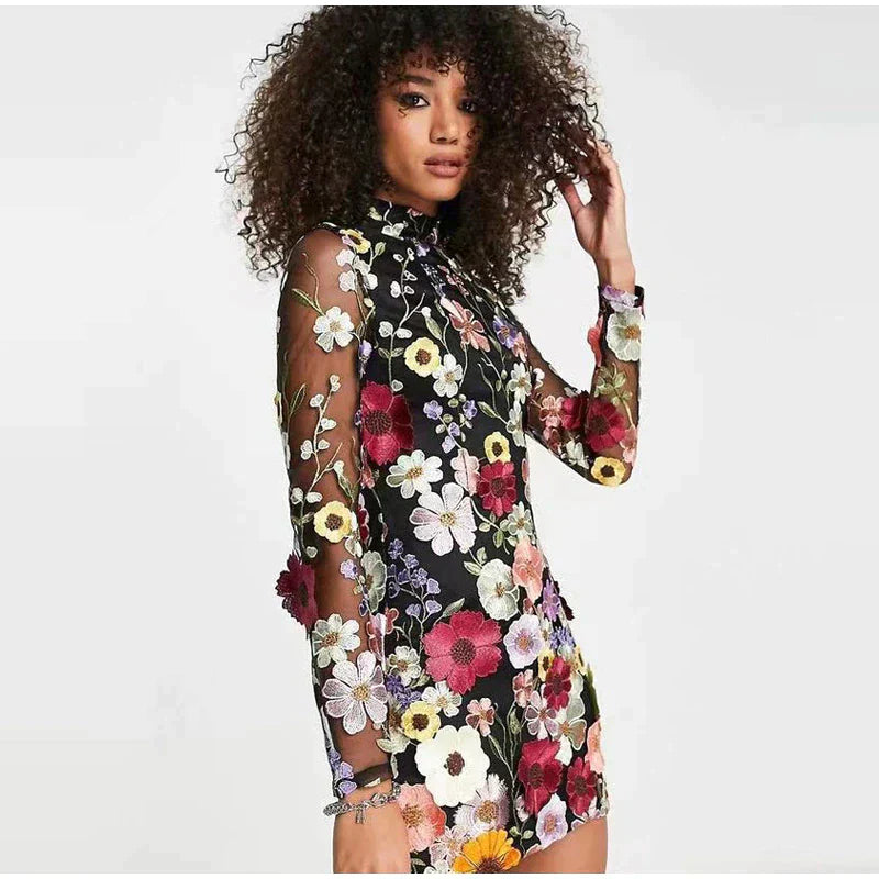 Wilma - Geborduurd Mini Jurk met Bloemenprint