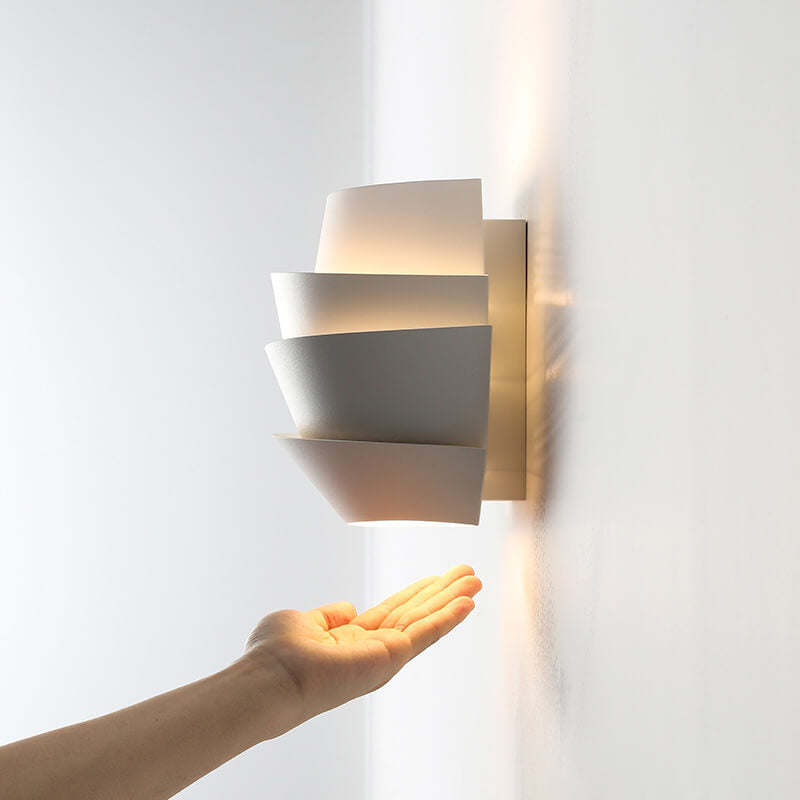 NordLume - Scandinavische IJzeren Wandlamp met Dubbele Lichtpunten
