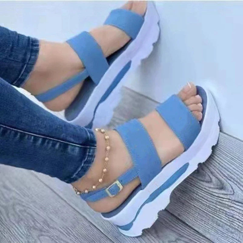 Modieuze Chic Sandalen met Comfortabele Sleehak – Eleganzia Collectie