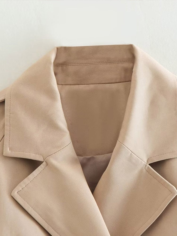 Stijlvolle Beige Cropped Trenchcoat – Moderne Elegantie voor Dames