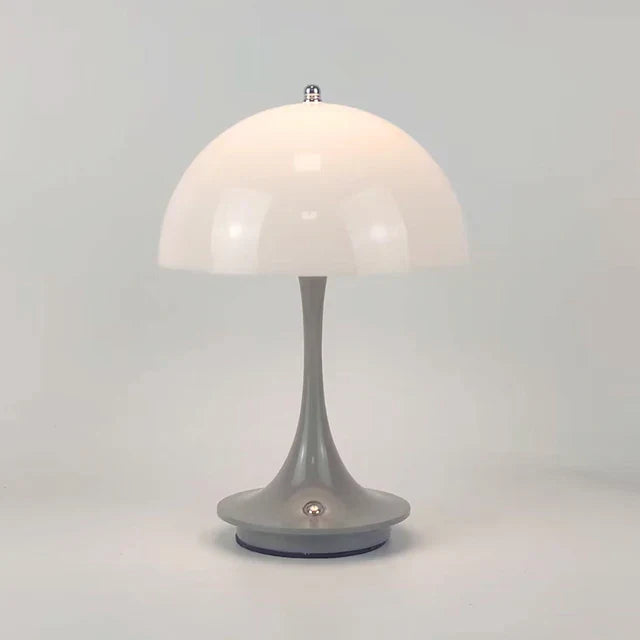 ShadeFlex - Draagbare Metalen Tafellamp | Moderne Verlichting voor Flexibele Gebruik