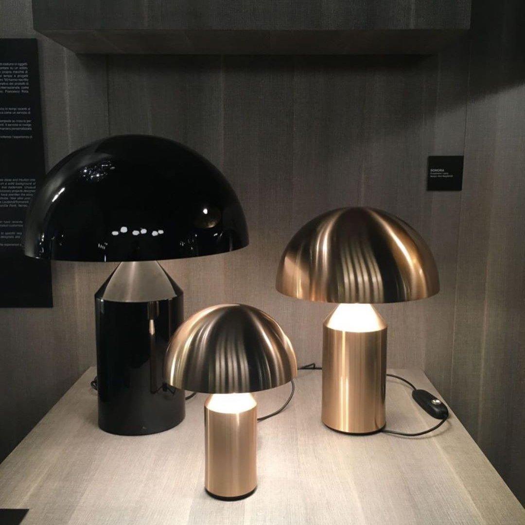 MetalLuxe - Moderne Metalen Tafellamp | Stijlvolle Verlichting voor Woon- en Werkruimtes