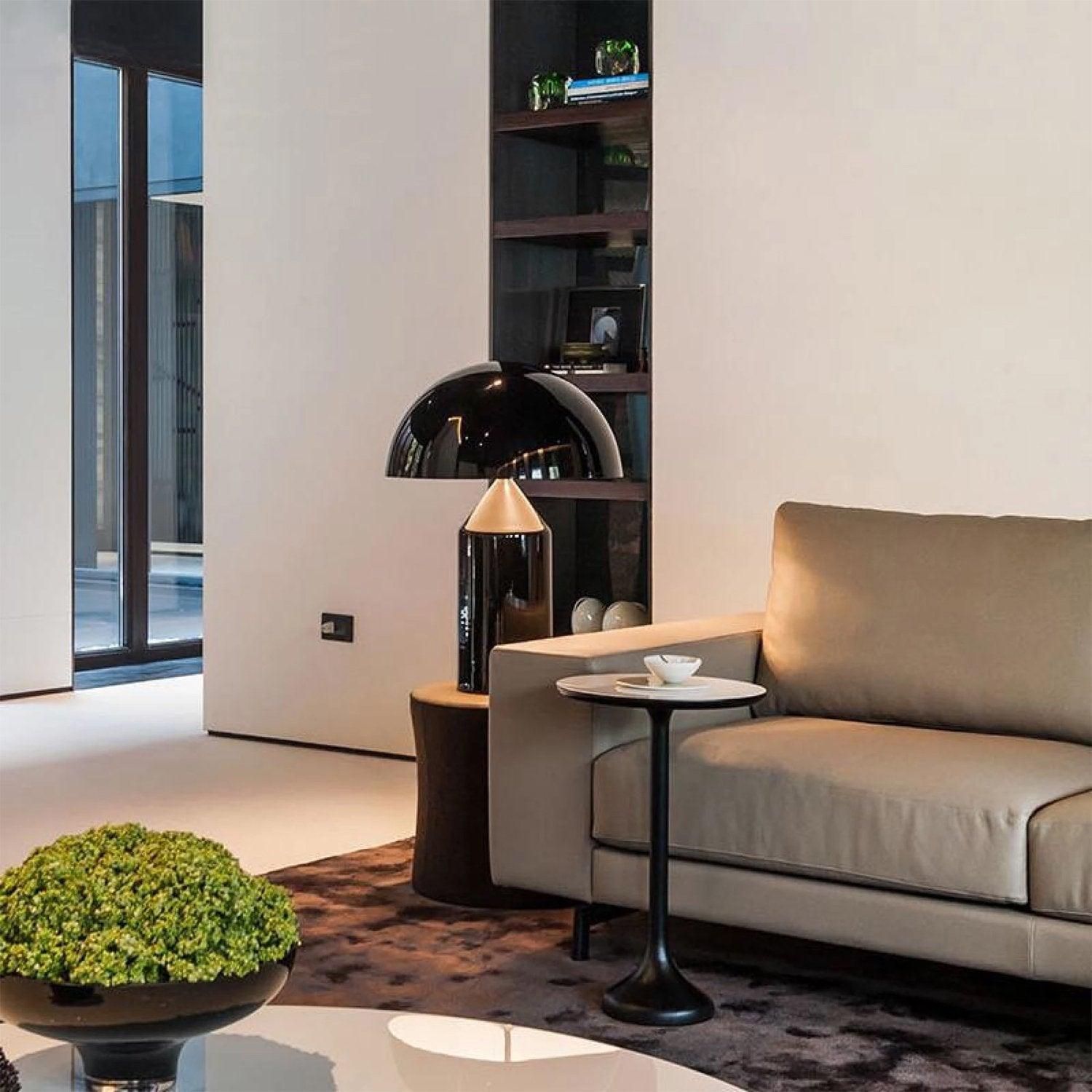 MetalLuxe - Moderne Metalen Tafellamp | Stijlvolle Verlichting voor Woon- en Werkruimtes
