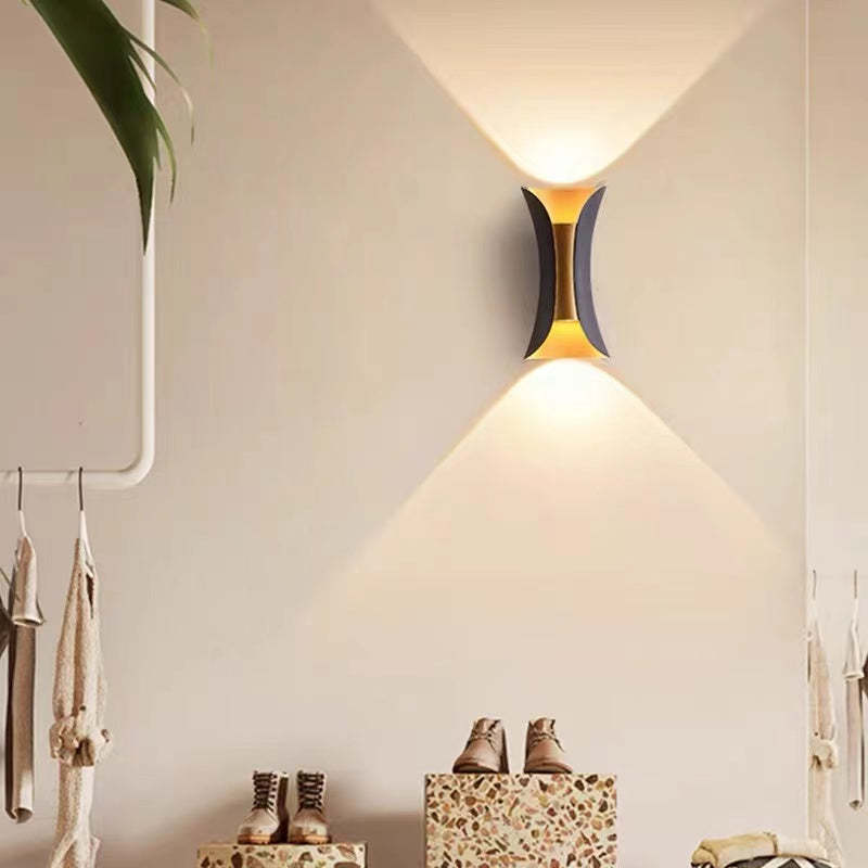 LuxorLED - Moderne Design LED Wandlamp | Zwart Gouden Metaal voor Buiten en Tuin