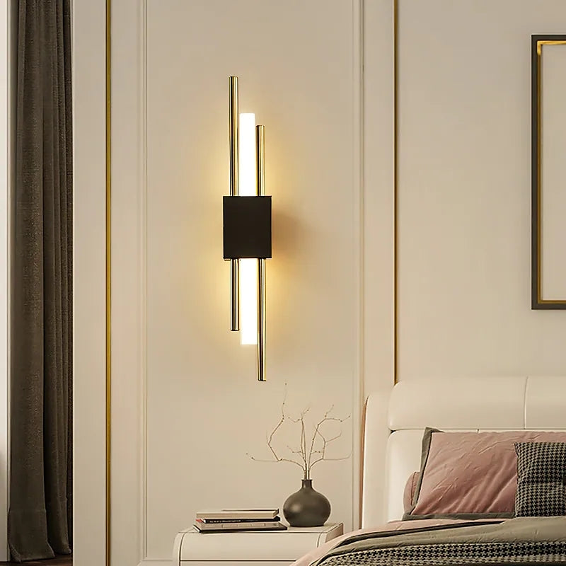 LuminLuxe - Stijlvolle LED Wandlamp in Zwart/Goud voor Luxe Slaapkamer Verlichting