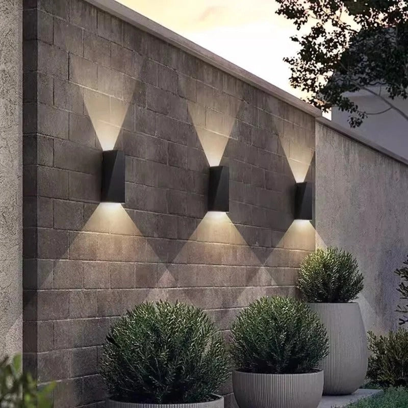 LumaWall - Moderne LED Buiten Wandverlichting voor Stijlvolle Buitenruimtes