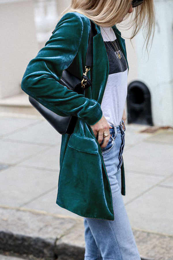 Elvira – Opvallende Fluwelen Blazer in Streetstyle