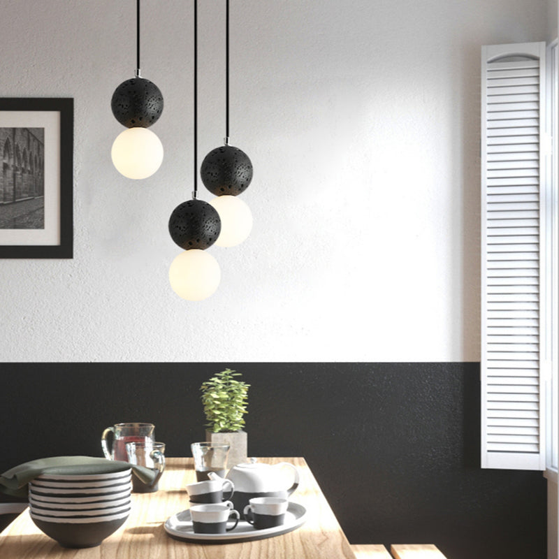 LumiSphere Kleine LED Hanglampen - Zwart Wit Glazen Bollen voor Eettafel en Woonkamer