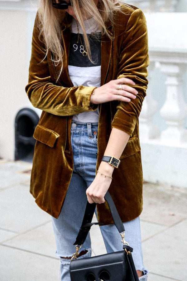 Elvira – Opvallende Fluwelen Blazer in Streetstyle