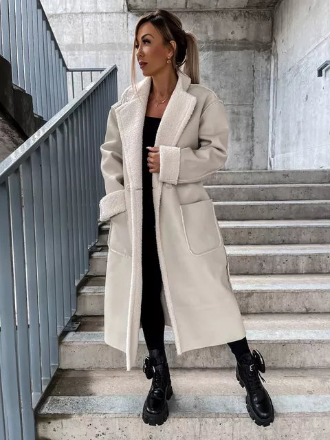 Stijlvolle Lange Leren Damesjas met Warme Kunstbontaccenten - Elegante Winterjas