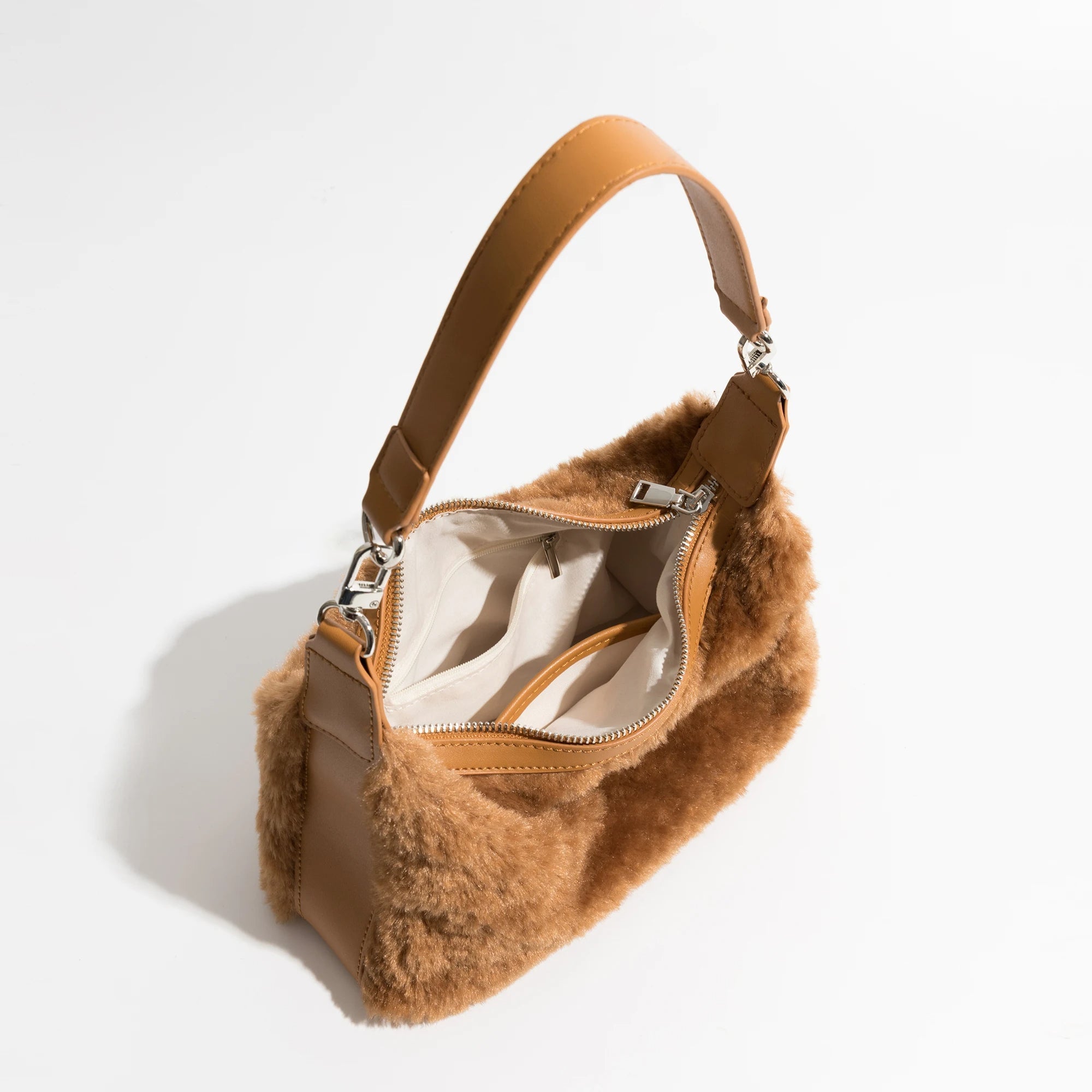 Serina Schultasche aus Kunstpelz