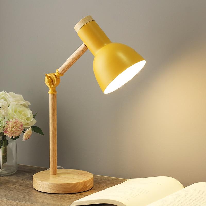 ScandiLicht - Scandinavische Houten Bureau Lamp | Stijlvolle Verlichting voor Werk- en Woonruimtes