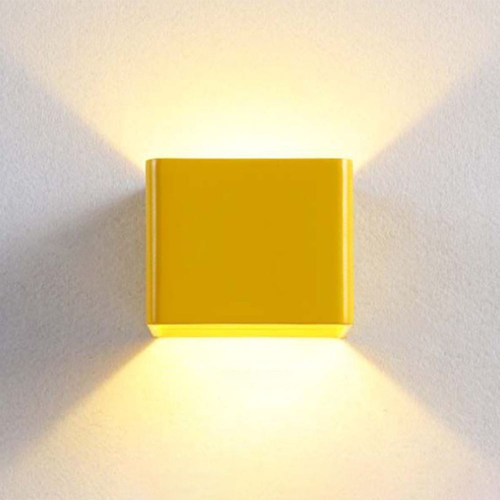 QuadraGlow - Moderne Vierkante Wandlamp in Zwart, Wit en Groen