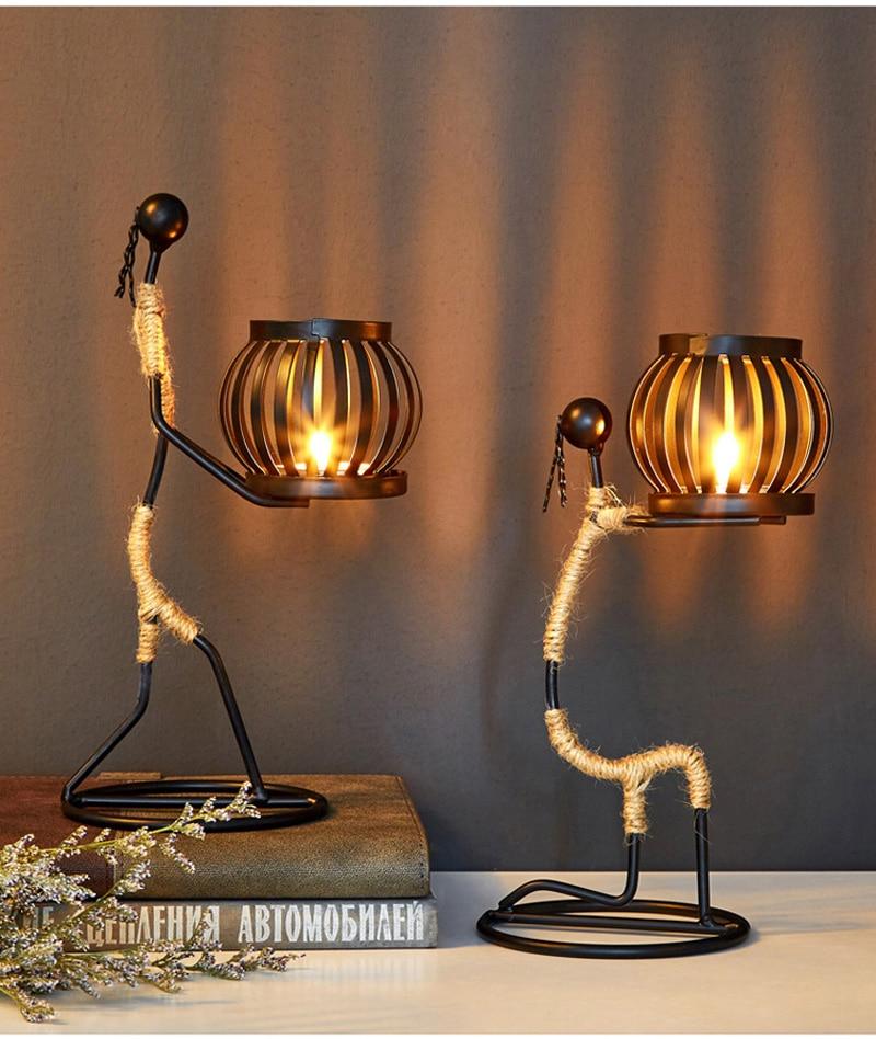ArtCandle - Handgemaakte Metalen Kaarsenhouders met Uniek Figurenontwerp